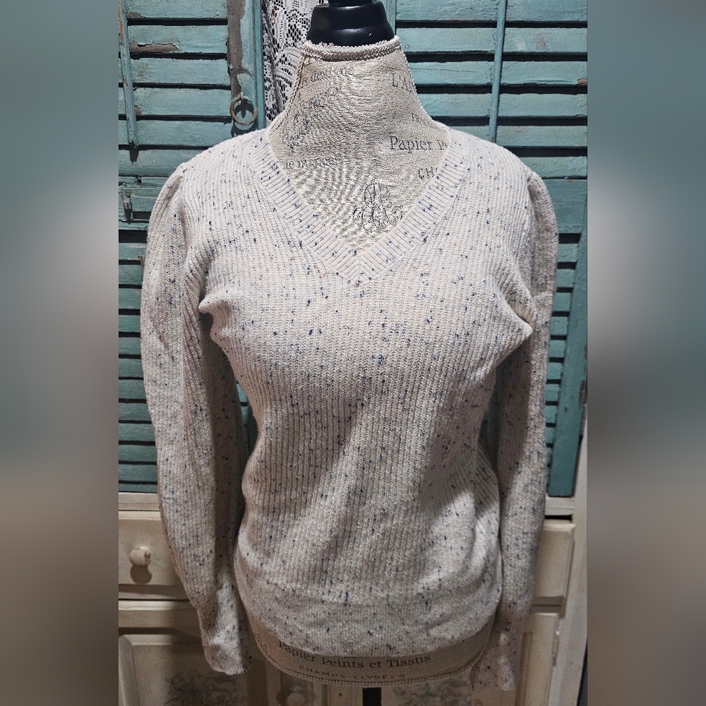 LOFT Speckled Cream V-Neck Sweater